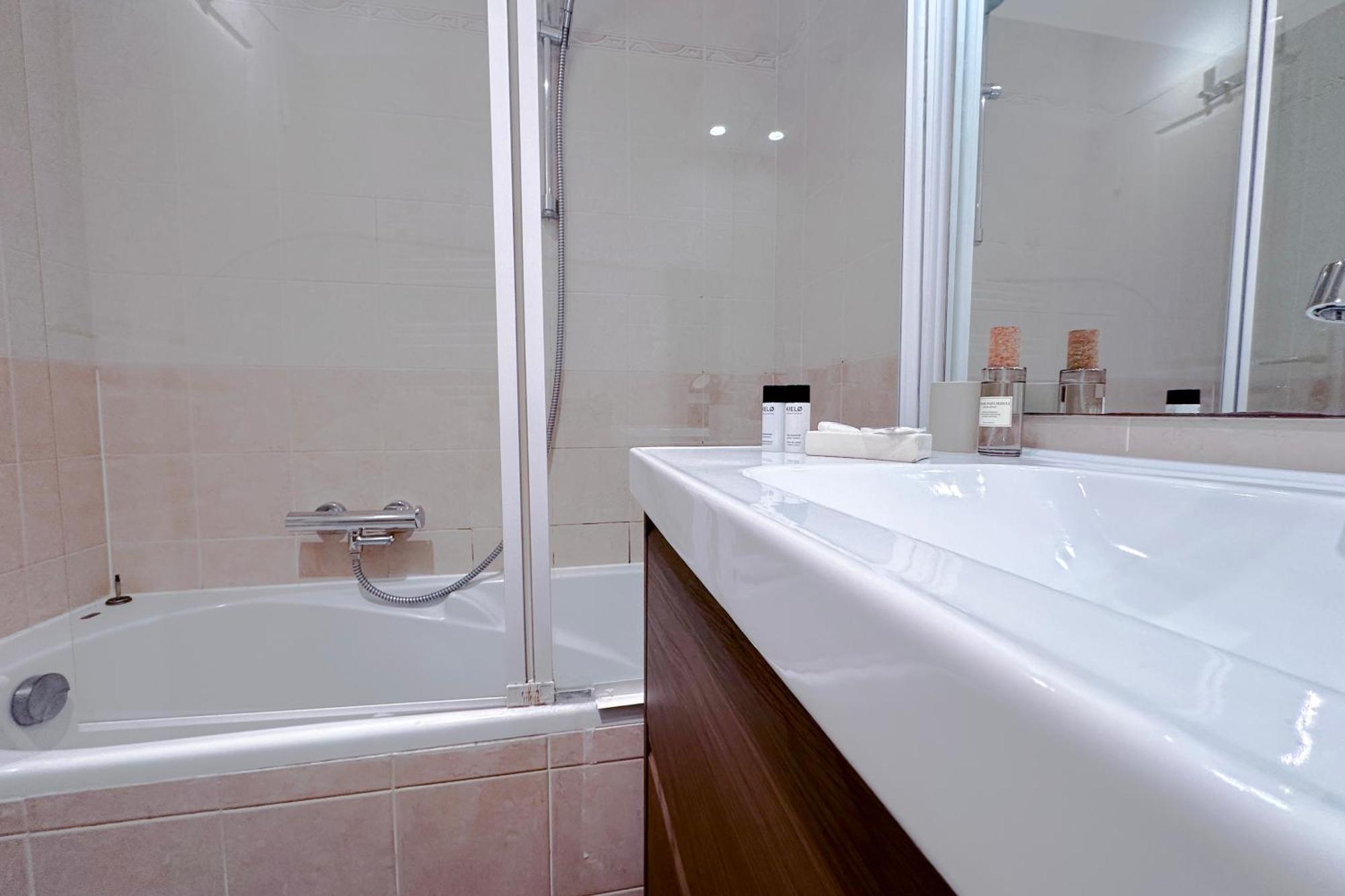 אנטיב St Roch 2 - Appart 300 M De La Gare, Clim, Terrasse, Garage מראה חיצוני תמונה